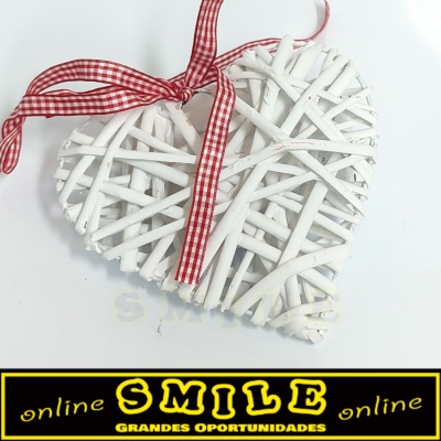 Coração em Madeira Branco  c/ Laçarote Vermelho