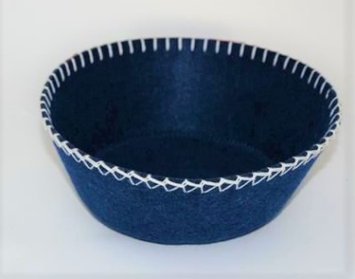 Cesto para pão azul em tecido (feltro) 20cm