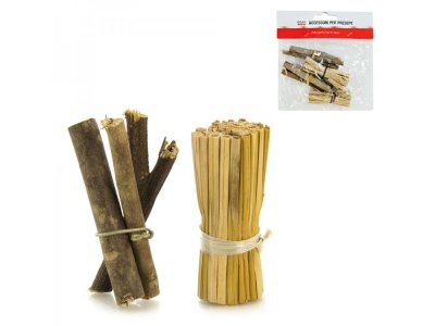 Conjunto de paus e fardos de palha para presépio