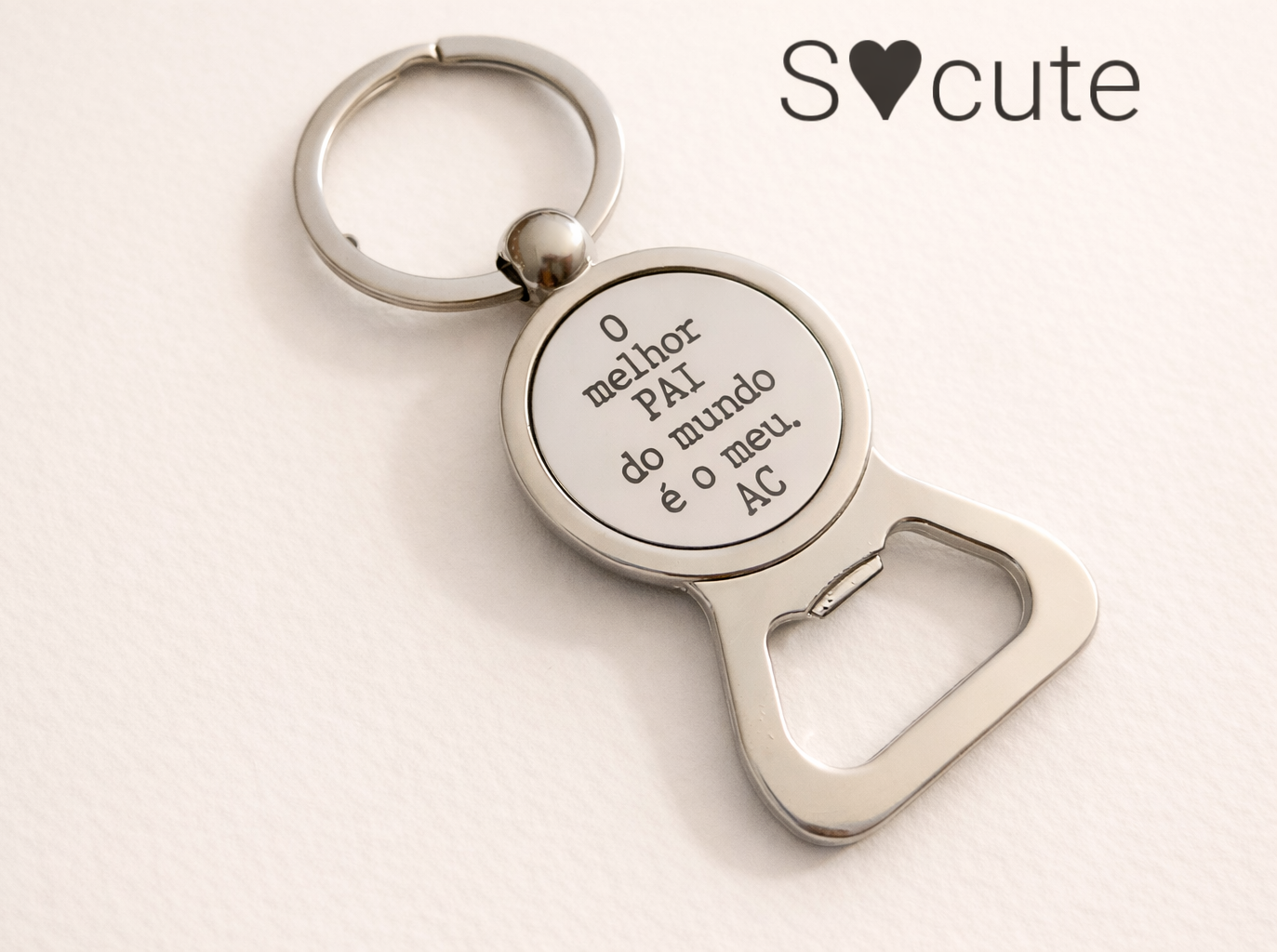 Porta-Chaves Abre-Garrafas Personalizado – “O melhor PAI do mundo é o nosso” Porta-Chaves Abre-Garrafas Personalizado – “O melhor PAI do mundo é o nosso”