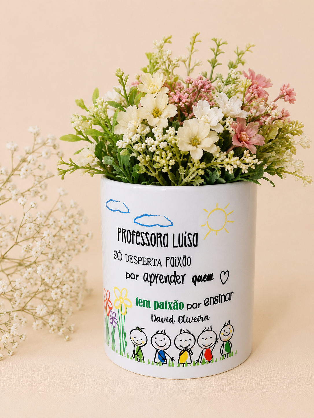 Coleção Crianças Felizes – Caneca, Porta-lápis e Vasinho Personalizado para Professora Coleção Crianças Felizes – Caneca, Porta-lápis e Vasinho Personalizado para Professora