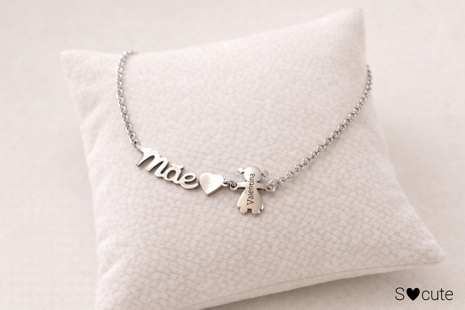 Colar Personalizado “Mãe” com Nome Filho(s) – Aço Inoxidável Colar Personalizado “Mãe” com Nome Filho(s) – Aço Inoxidável