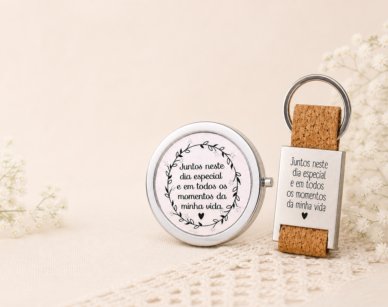 Pack “Memórias para Sempre” – Espelho + Porta-chaves Personalizados | Presente para Padrinhos, Afilhados, Batismo e Comunhão Pack “Memórias para Sempre” – Espelho + Porta-chaves Personalizados | Presente para Padrinhos, Afilhados, Batismo e Comunhão