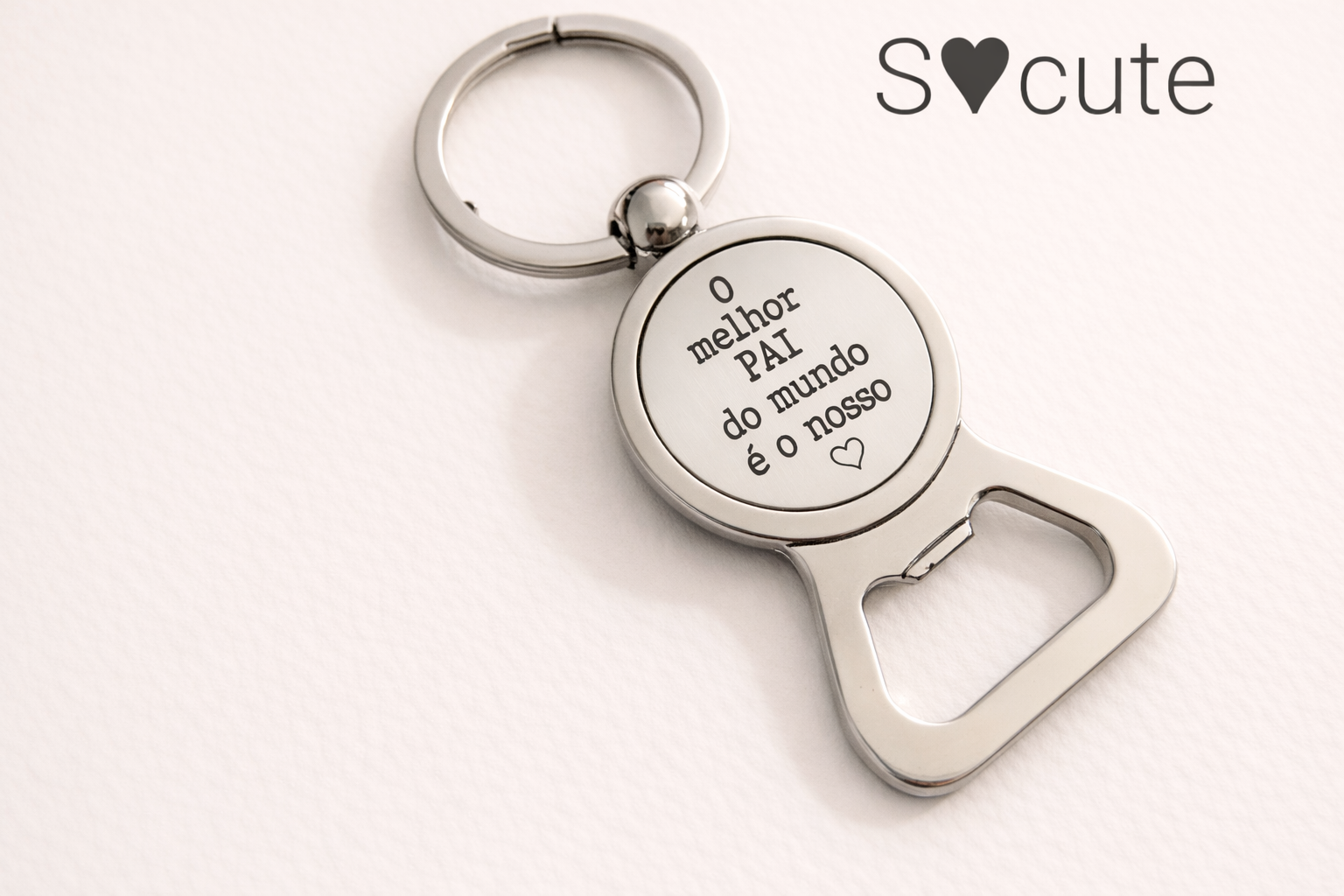 Porta-Chaves Abre-Garrafas Personalizado – “O melhor PAI do mundo é o nosso” Porta-Chaves Abre-Garrafas Personalizado – “O melhor PAI do mundo é o nosso”