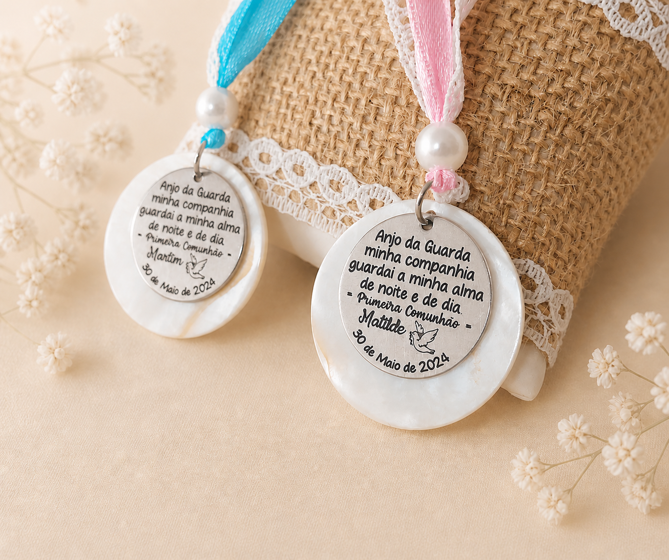 Medalhas com Oração Personalizadas ✨ Lembrança especial para Batismo, Comunhão ou Crisma Medalhas com Oração Personalizadas ✨ Lembrança especial para Batismo, Comunhão ou Crisma