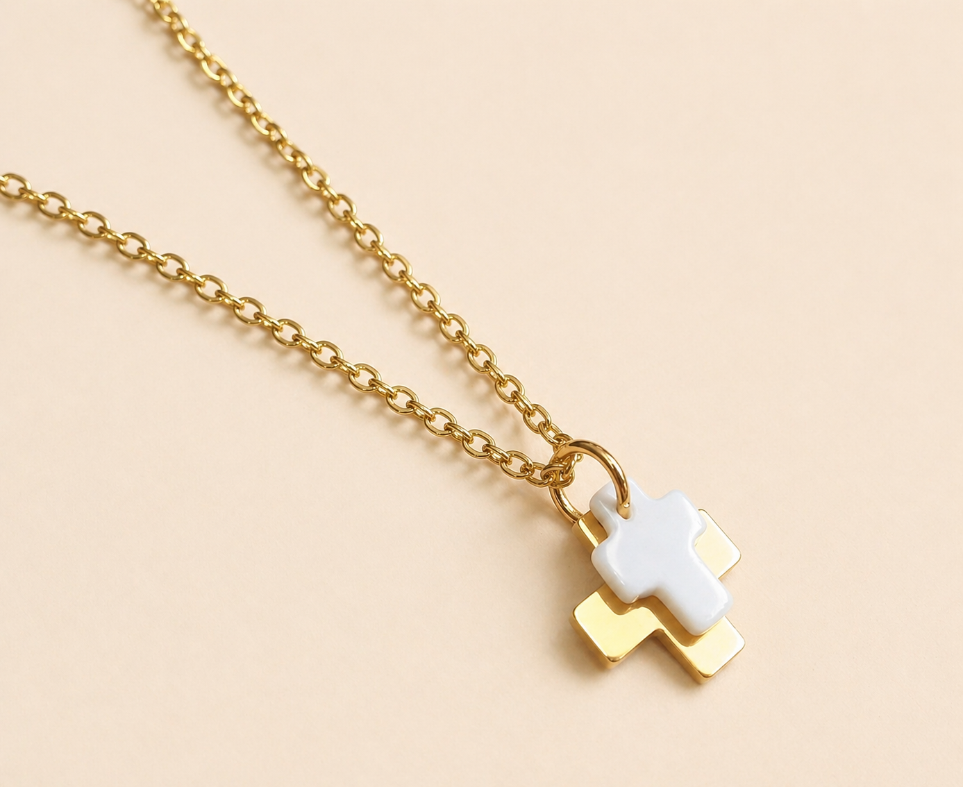 Colar Cruz com Madrepérola em Aço Inoxidável – Dourado ou Prateado | Presente Elegante Colar Cruz com Madrepérola em Aço Inoxidável – Dourado ou Prateado | Presente Elegante