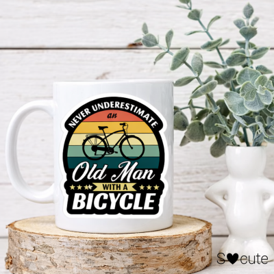 Caneca “Never Underestimate an Old Man with a Bicycle” – Presente Especial para Pai ou Avô