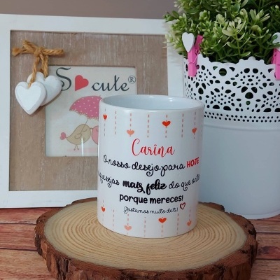 Caneca corações - mensagem especial