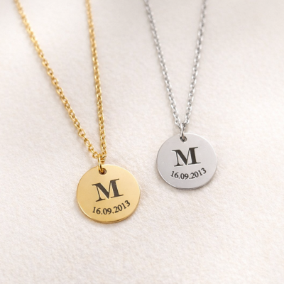 Colar Personalizado com Inicial e Data – Uma memória para sempre