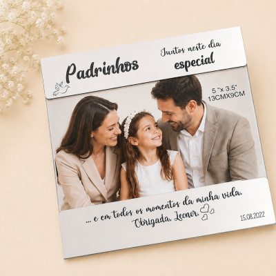 Moldura Personalizada para Padrinhos com Fotografia Incluída 🤍