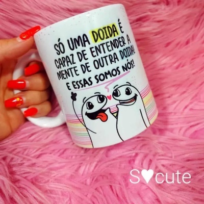 Caneca Flork - Só uma doida é capaz de entender  a mente de outra doida!