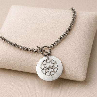 Colar “Mãe” com Medalha em Aço Inoxidável sobre Madrepérola