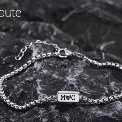 Pulseira minimalista gravada