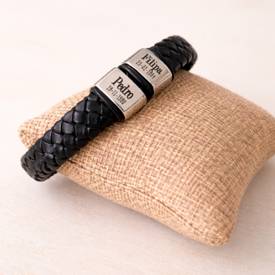 Pulseira Personalizada em Couro com Nomes Gravados
