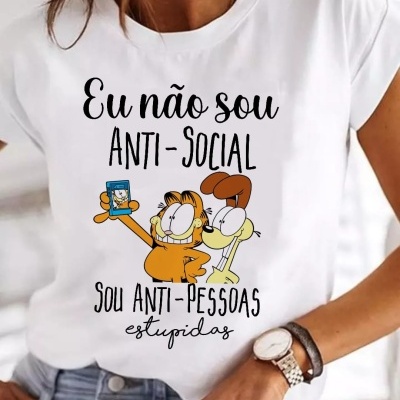 T-Shirt - Eu não sou anti-social, sou anti-pessas estúpidas