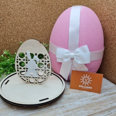 Base de amêndoas ou biscoitos.