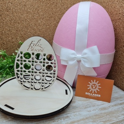 Base de amêndoas ou biscoitos.