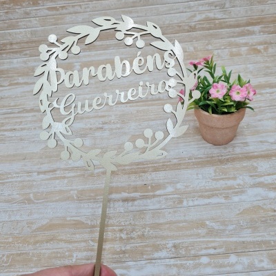 Topo de bolo: "Parabéns (Nome)"