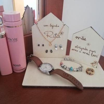 Suporte para Objetos pessoais da mãe