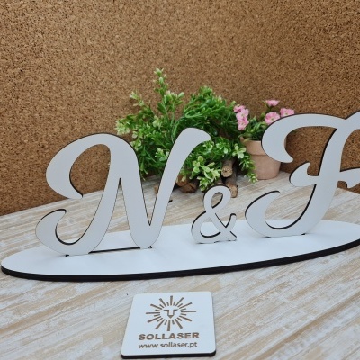 Letras iniciais - Noivos - para mesa do bolo