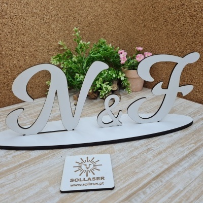 Letras iniciais - Noivos - para mesa do bolo