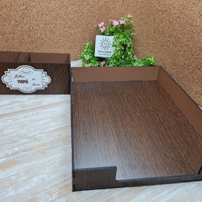 Conjunto Secretária. - Tabuleiro A4 e porta-lápis com divisórias