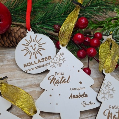 Árvore com gravação frente e verso.