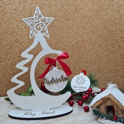 Árvore branco brilhante com bola mensageira