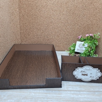 Conjunto Secretária. - Tabuleiro A4 e porta-lápis com divisórias