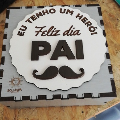 Caixa " Eu tenho um herói"