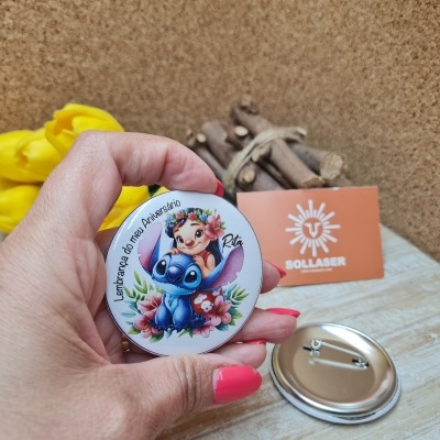 Crachá ou Íman " Lilo e Stitch"