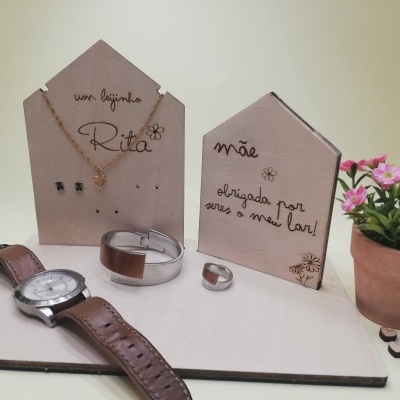 Suporte para Objetos pessoais da mãe