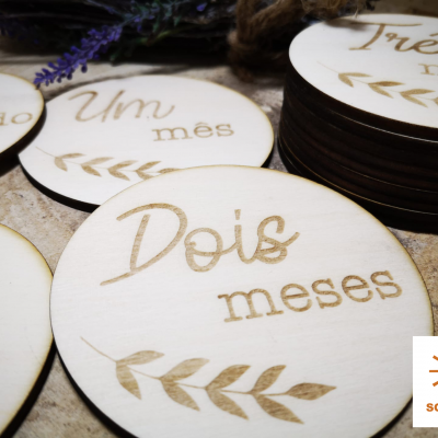 Kit de placas para acompanhar o primeiro ano do bebé.