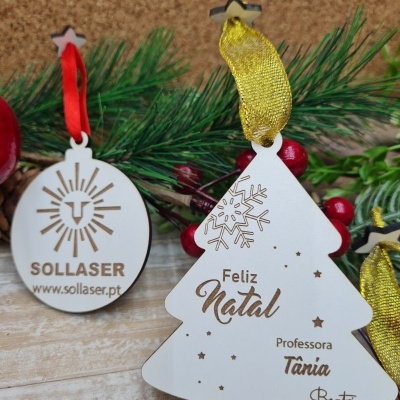 Árvore com gravação frente e verso.