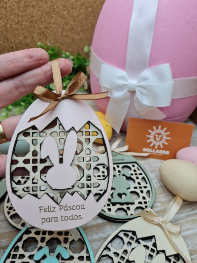 Pendente Ovo rendilhado com casca por fora