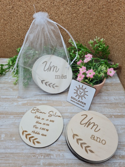 Kit de placas para acompanhar o primeiro ano do bebé.