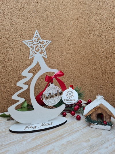 Árvore branco brilhante com bola mensageira