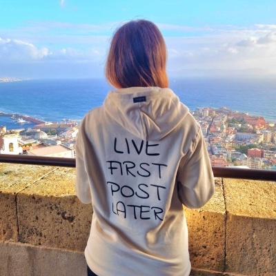 Sweatshirt Live first!