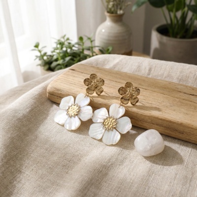 Brincos Flor de Luz – Aço Inoxidável
