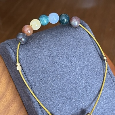 Pulseira em Aço Dourado com Pedras Naturais Multicolor