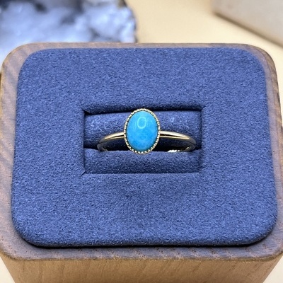 Anel Fino Banhado a Ouro 18k com Amazonita - Ajustável e Minimalista