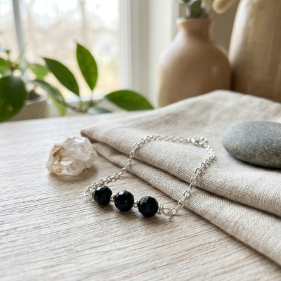 Pulseira em Prata 925 com Pedra Natural de Ônix – Proteção e Estabilidade