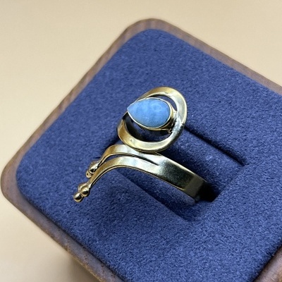 Anel Ajustável em Bronze com Aquamarine - Elegância e Serenidade