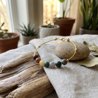 Pulseira em Aço Dourado com Pedras Naturais Multicolor