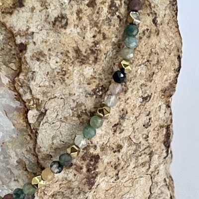 Pulseira Elegante de Ágata Indiana e Hematita - Estilo e Energia