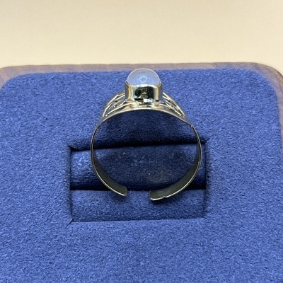 Anel de Bronze com Pedra da Lua Natural - Misticismo, Luz e Elegância Artesanal