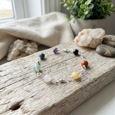 Pulseira em Aço Inoxidável com 7 Pedras Naturais