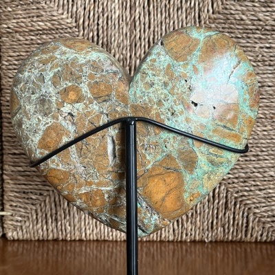 Smithsonita Verde em forma de coração  - 20,3 cm (altura) x 18 cm (largura)