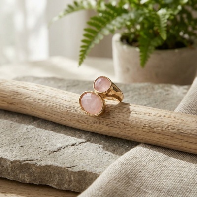 Anel Dourado Elegance – Pedra Natural