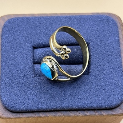 Anel Ajustável em Bronze com Turquesa - Estilo e Energia Natural